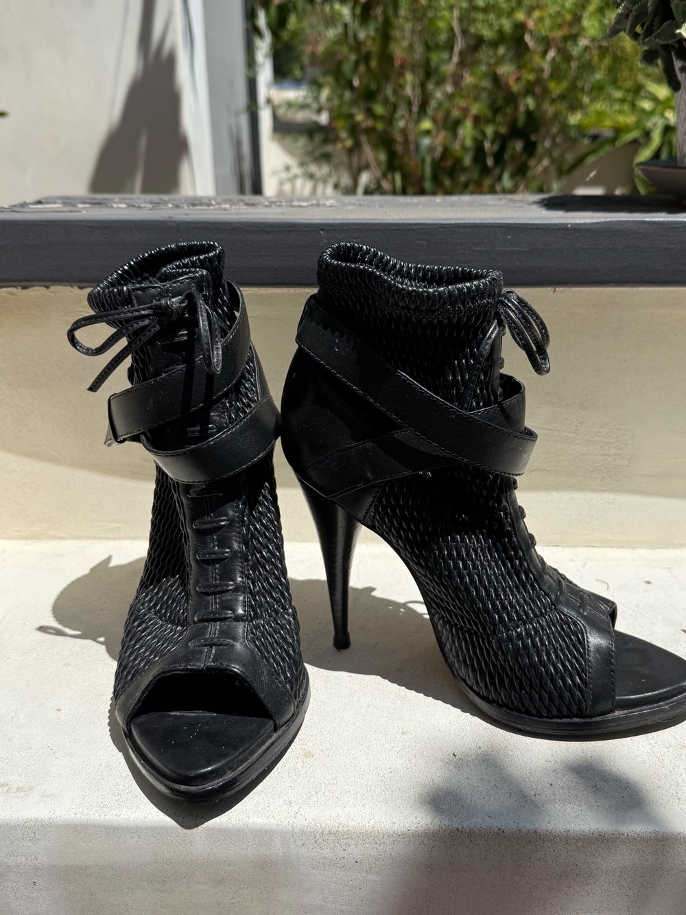BCBGMaxAzria Black Open-Toe Lace-Up Stiletto Ankle Boots Size 6,5